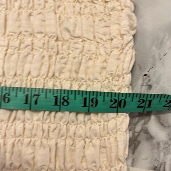 Old Navy Cream Smocked Blouse Size XXL NWT - Picture 8 of 11